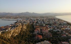 Milazzo: La Porta Delle Eolie