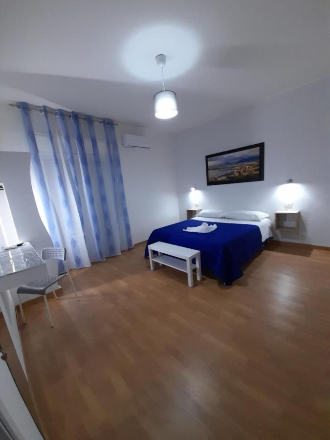 Milazzo: La Porta Delle Eolie Bed and Breakfast Kamer foto
