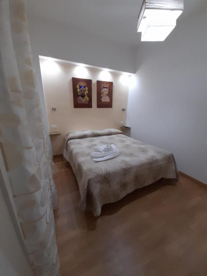 Milazzo: La Porta Delle Eolie Bed and Breakfast Buitenkant foto